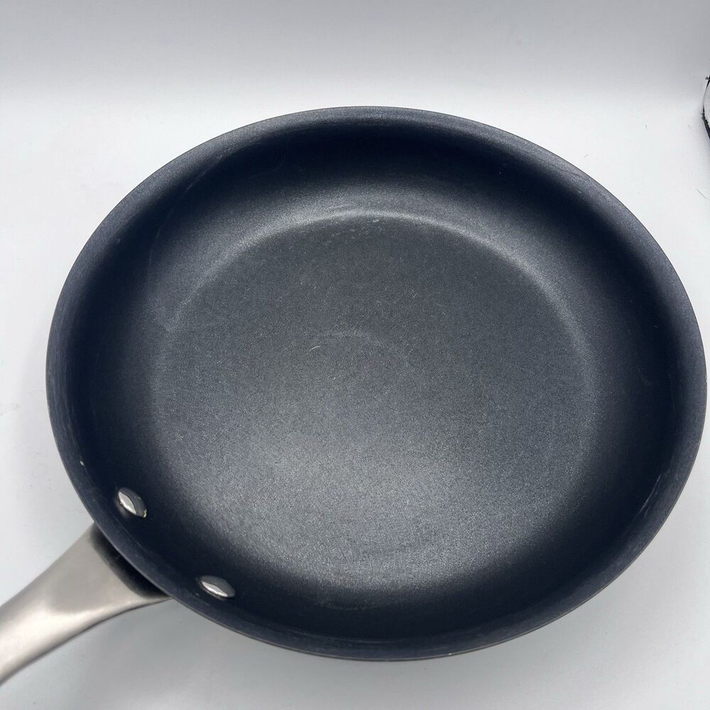 Belgique 9.5 inch Skillet Hard Anodized - Picture 5 of 16